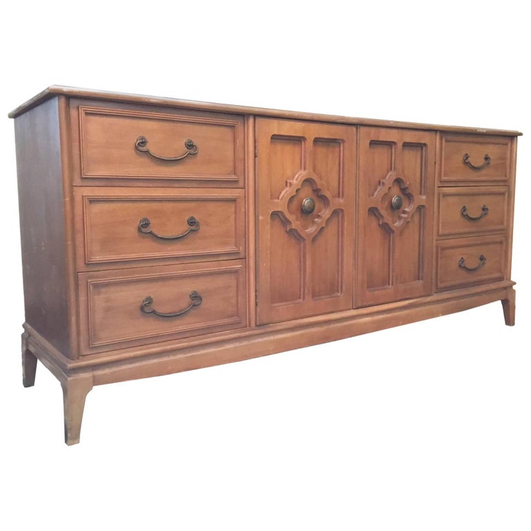 Vintage Mid Century Chinoiserie Carved Buffet For Sale at 1stDibs
