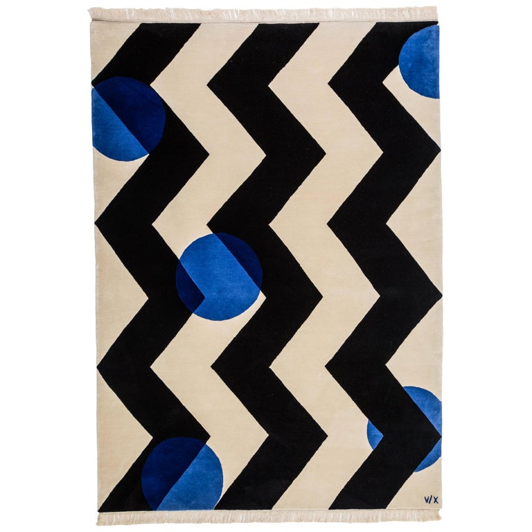 Teppich Kirschbaumblau - Moderner geometrischer schwarz-weißer Kreis und  Zigzag Wolle im Angebot bei 1stDibs