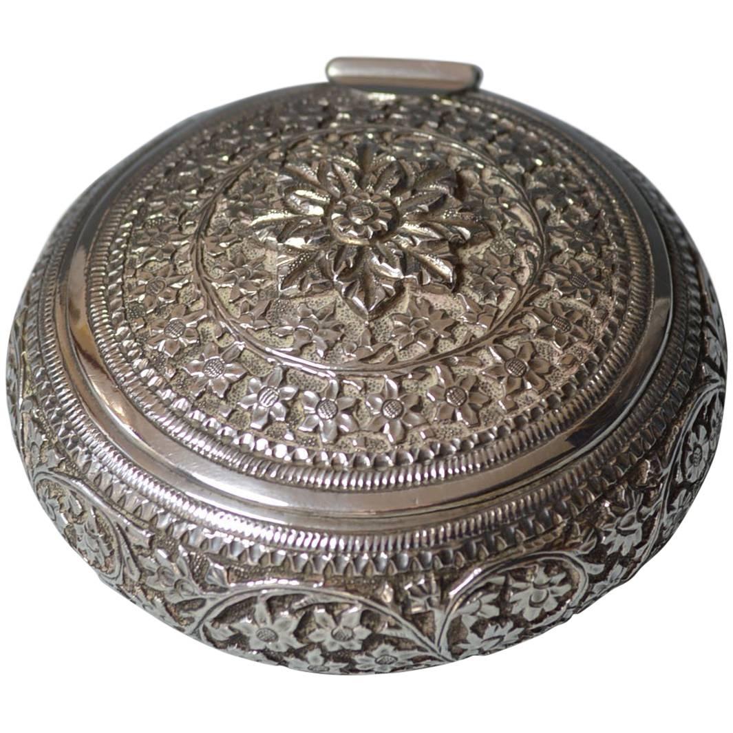 Fine Old Vintage Indian Kutch Silver Snuff Box