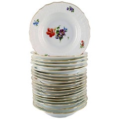 Royal Copenhagen Saxon Flower, 19 Soup Plates