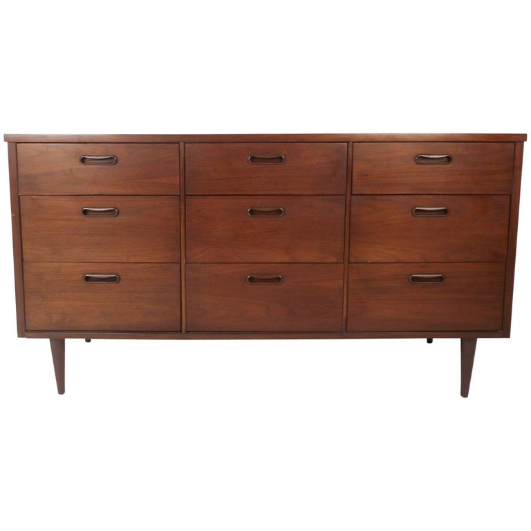 Henredon MidCentury Modern Walnut Dresser at 1stdibs
