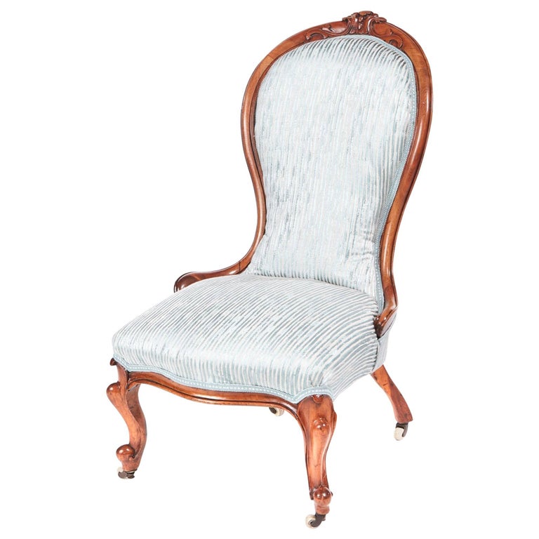 Antique Victorian Carved Walnut Ladies Chair For Sale At 1stdibs Antique Victorian Carved Walnut Ladies Chair - Antique Victorian Carved Walnut Ladies Chair For Sale At 1stdibs