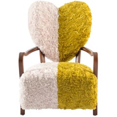 Fauteuil contemporain Uni avec dossier en forme de cœur et mohair jaune et blanc