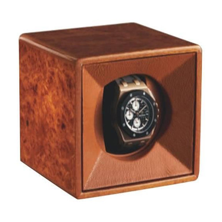 Tempo Unico Brown Watch Winder in Polished Briar and Leather Lined by Agrest For Sale