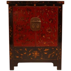 Fine Lacquer Chest with Gold Gilt Motif