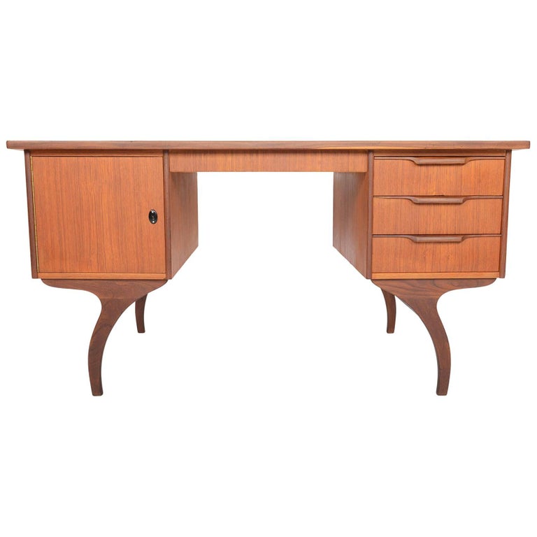 Danish Modern Organic Teak Writing Desk For At 1stdibs Danish Modern Organic Teak Writing Desk For