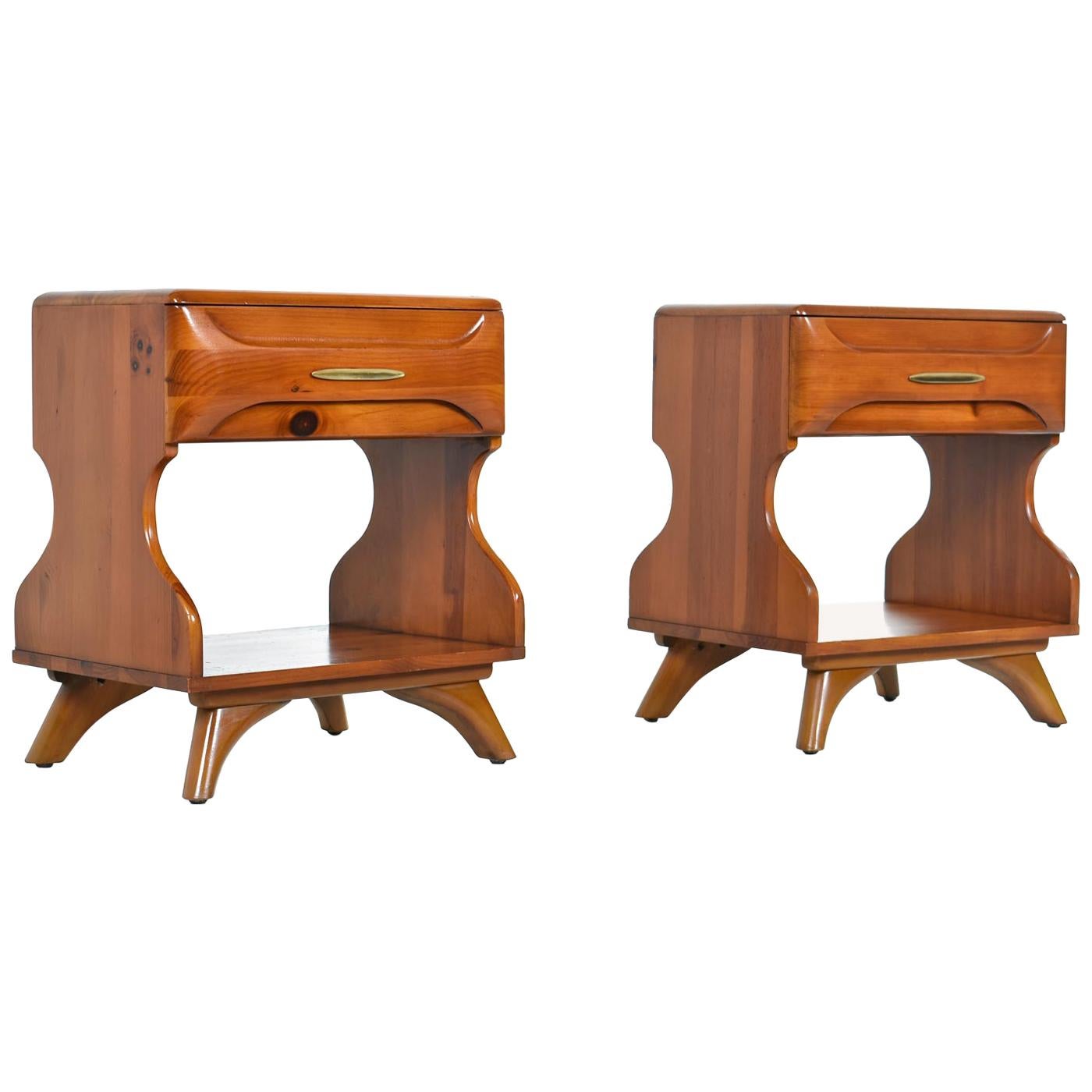 Vintage 1950s sculptured pine nightstands by Franklin Shockey. Lovely blend of Mid-Century Modern, Atomic age design blended with rustic Adirondack look. It's like a mix of Lincoln Logs and Danish modern. Both nightstands have been completely
