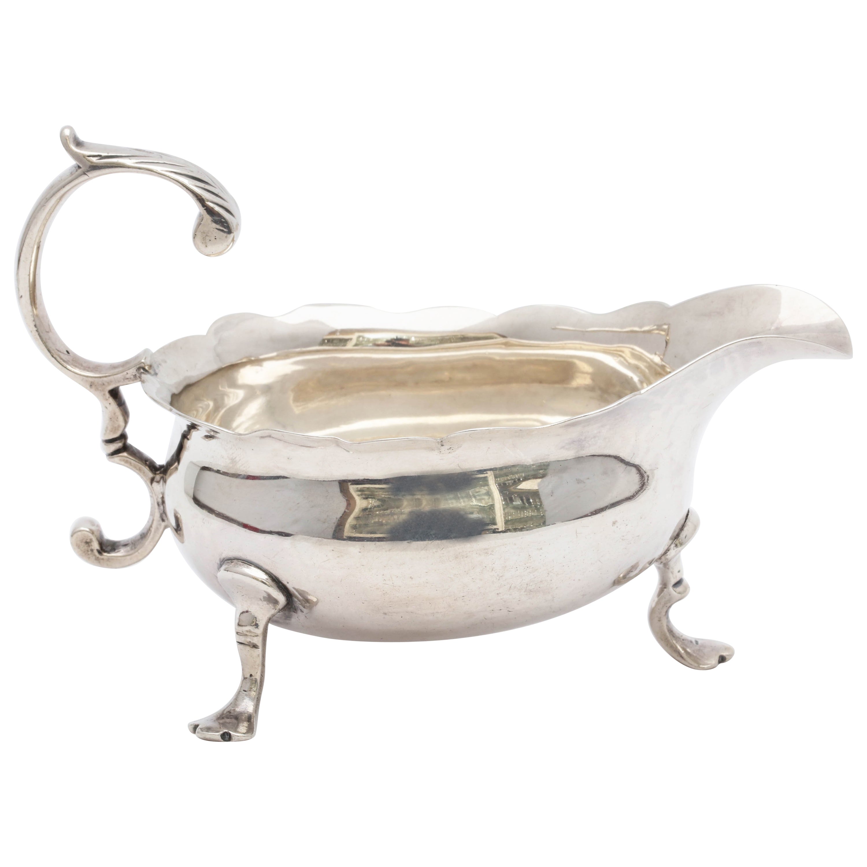 Antique Tiffany Fancy and Heavy Sterling Silver Gravy Boat For Sale at