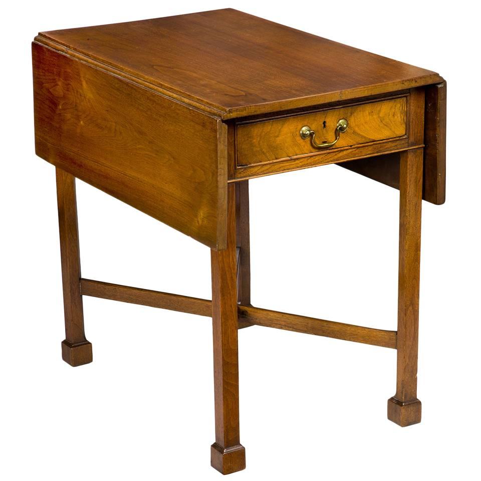 Walnut Chippendale Pembroke Table with Marlborough Leg, Pennsylvania For Sale
