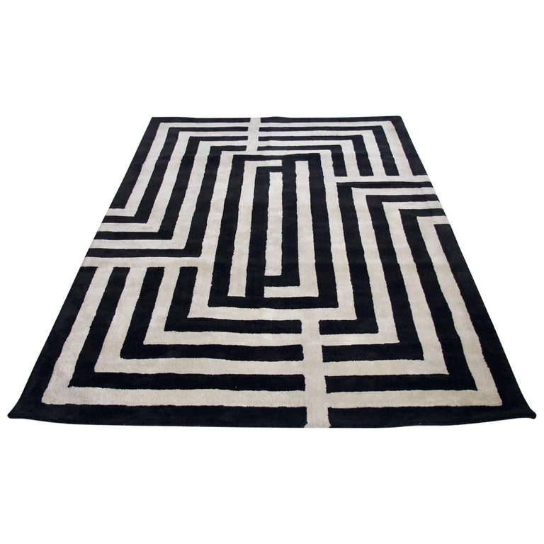 Contemporary Black And White Rug With Geometric Pattern For At Contemporary Black And White Rug With Geometric Pattern For