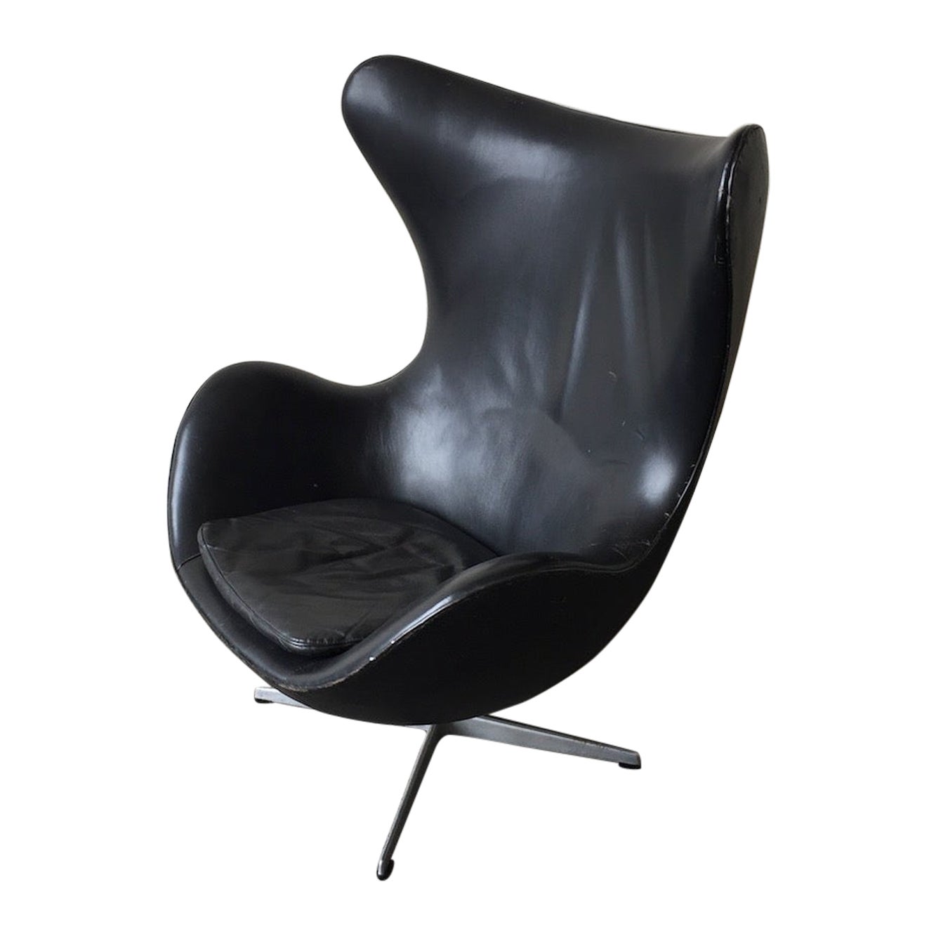 Properly Restored Arne Jacobsen Egg Chair For Sale at 1stDibs