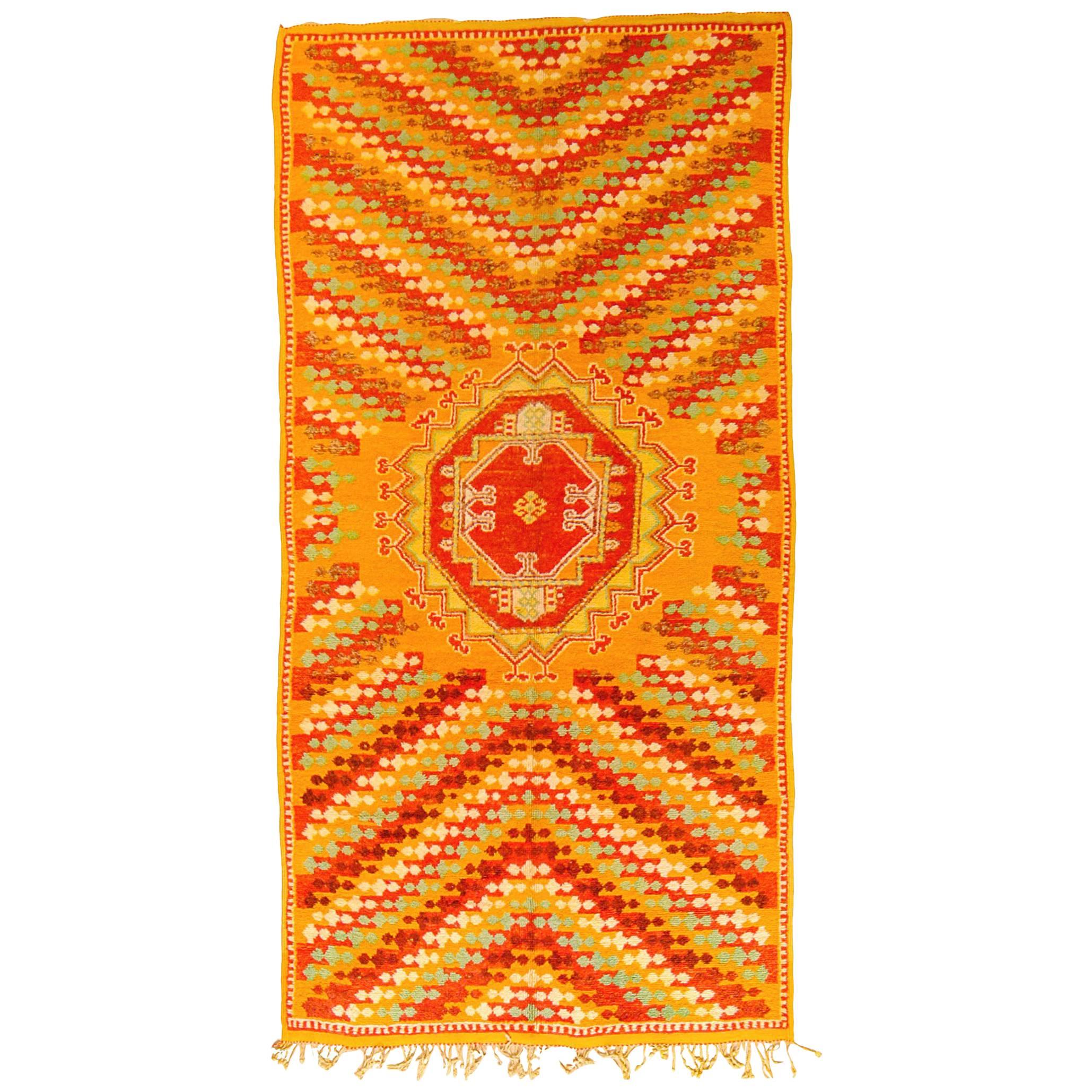 Vintage Moroccan Rug With Quatrefoil Design In Red, Cream, Orange Vintage Moroccan Rug With Quatrefoil Design In Red, Cream, Orange