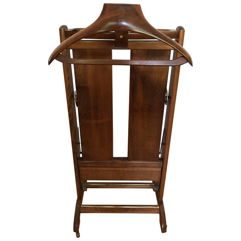 Men S Rush Seat Bedroom Valet For At 1stdibs Vintage Gentleman S Mahogany Valet And Trouser Pant Stand Press Men Servomuto