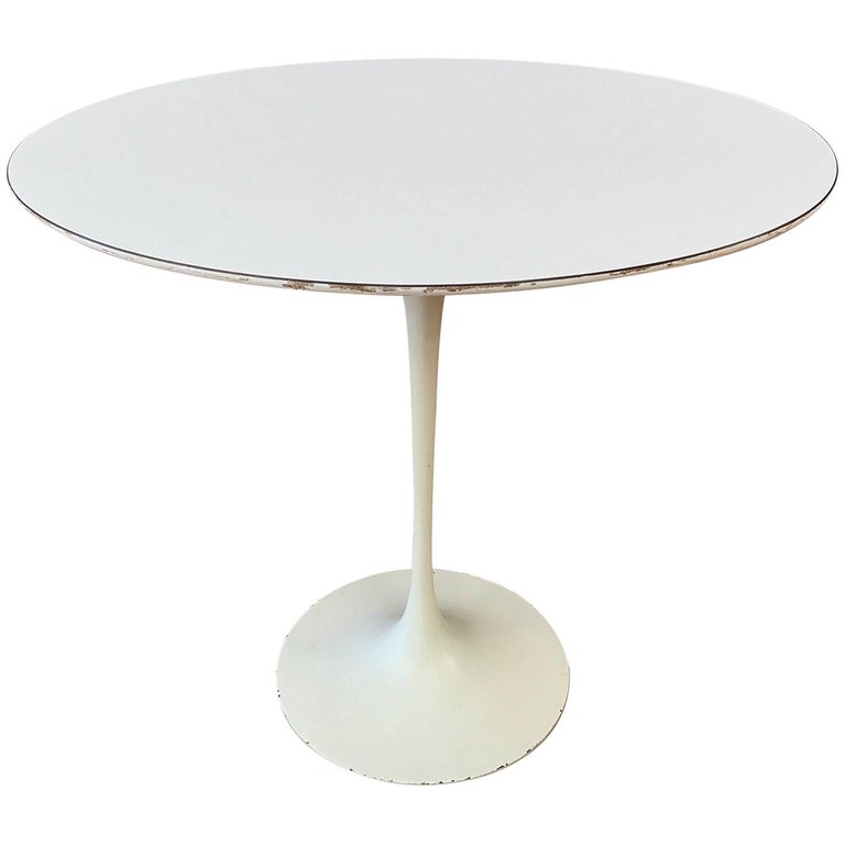 Eero Saarinen for Knoll oval side table, late 1950s