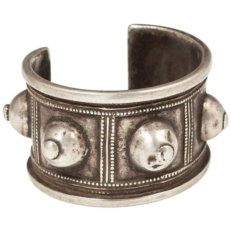 Early to Mid-20th Century Silver Tribal Bracelet, Algeria, North Africa For Sale