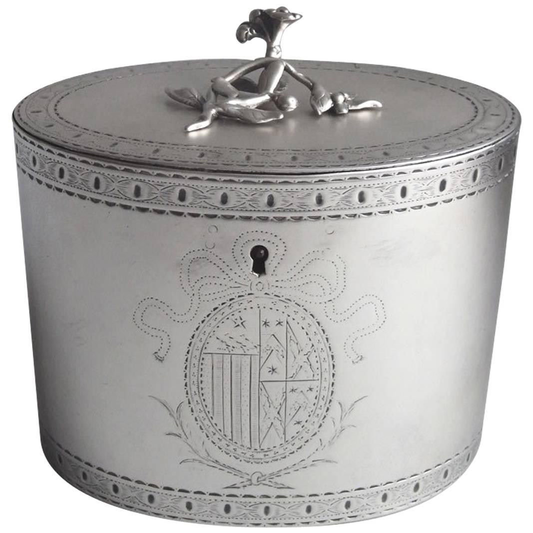 Fine George III Tea Caddy Made in London in 1773 by Aaron Lestourgeon For Sale