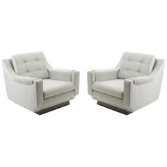 Pair of Cinova Midcentury Italian Chairs Reupholstered in Woven Fabric