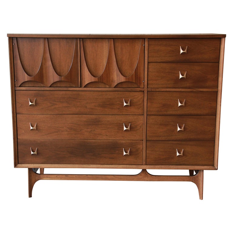 Triple Dresser And Mirror By Broyhill Brasilia Premier At 1stdibs Broyhill Brasilia Magna Sculpted Walnut Dresser Chest 1965