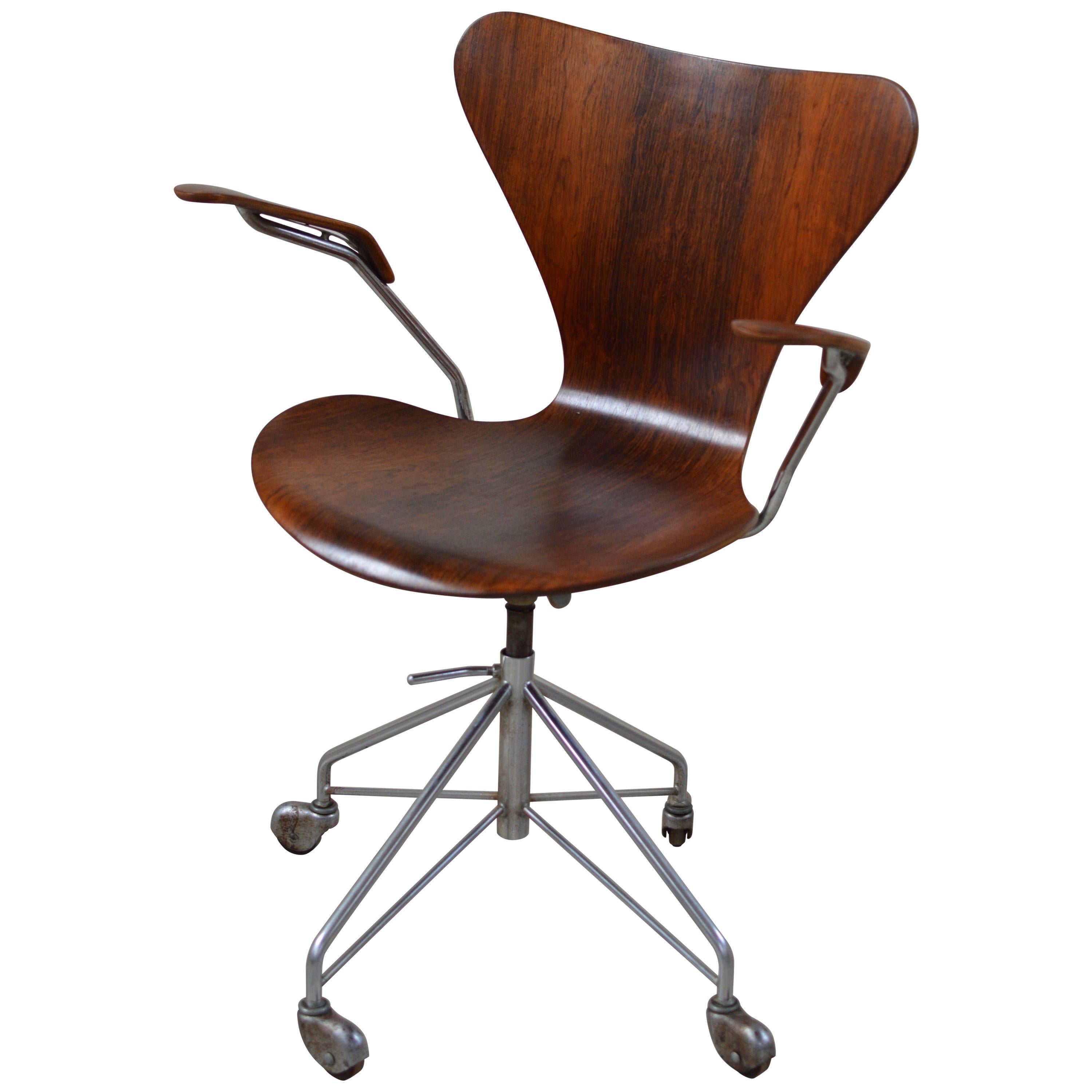 Rare First Production Series Rosewood Arne Jacobsen Desk Chair