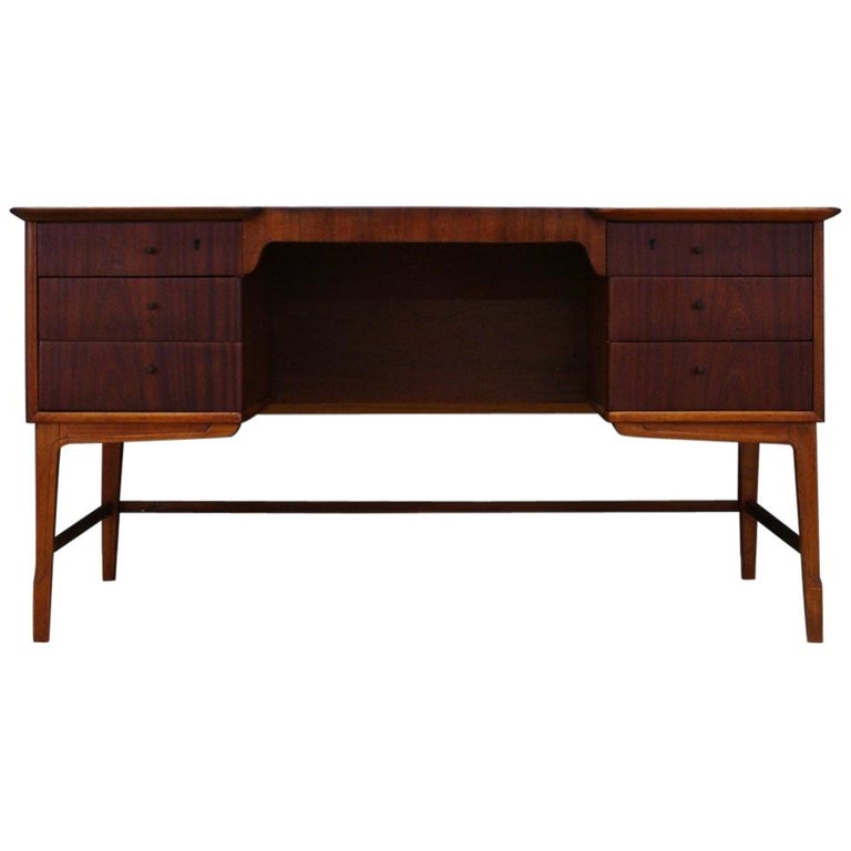 Fabulous Marge Carson Greek Key Design Writing Desk At 1stdibs Scandinavian Design Retro Writing Desk Classic