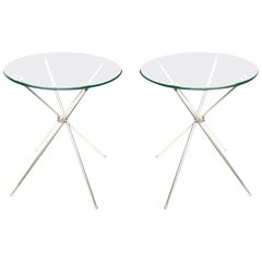 Tables d'appoint ou tables à boissons pliantes à trois pieds en métal argenté et verre vintage