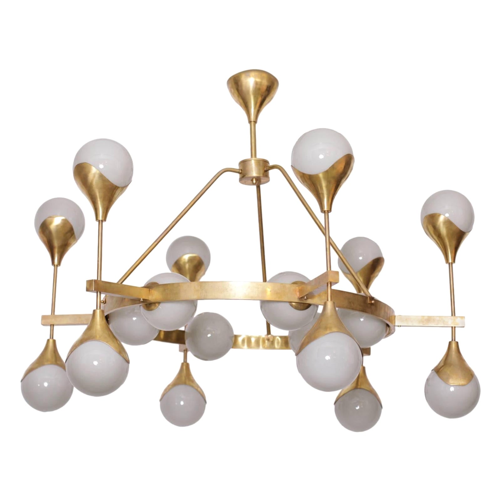 Very Large Murano Glass and Brass Chandelier in the Manner of Stilnovo For Sale