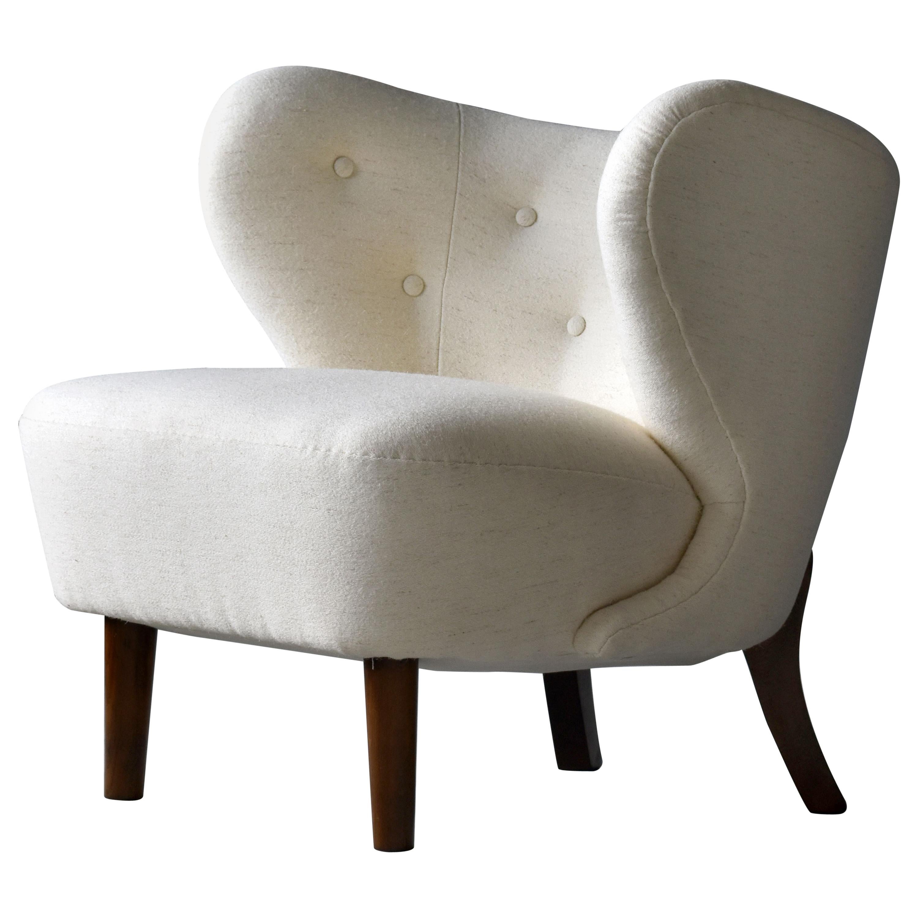 Viggo Boesen Attributed Lounge Chair, White Fabric, Beech, Denmark, circa 1940s