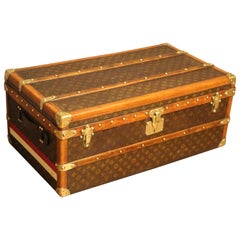 Italian 1920s Green Travel Trunk All Wood and Hemp Canvas For Sale at 1stdibs