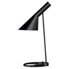 Arne Jacobsen, AJ-Tischlampe in Schwarz, für Louis Poulsen