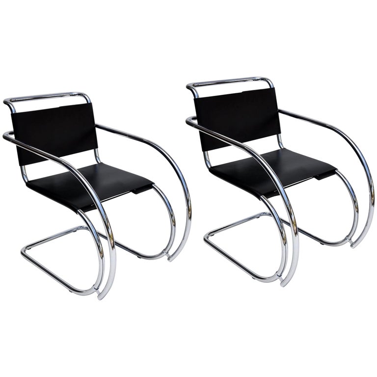 Paar Mies Van Der Rohe MR Loungesessel aus Schwarzem Leder und Chrom 1