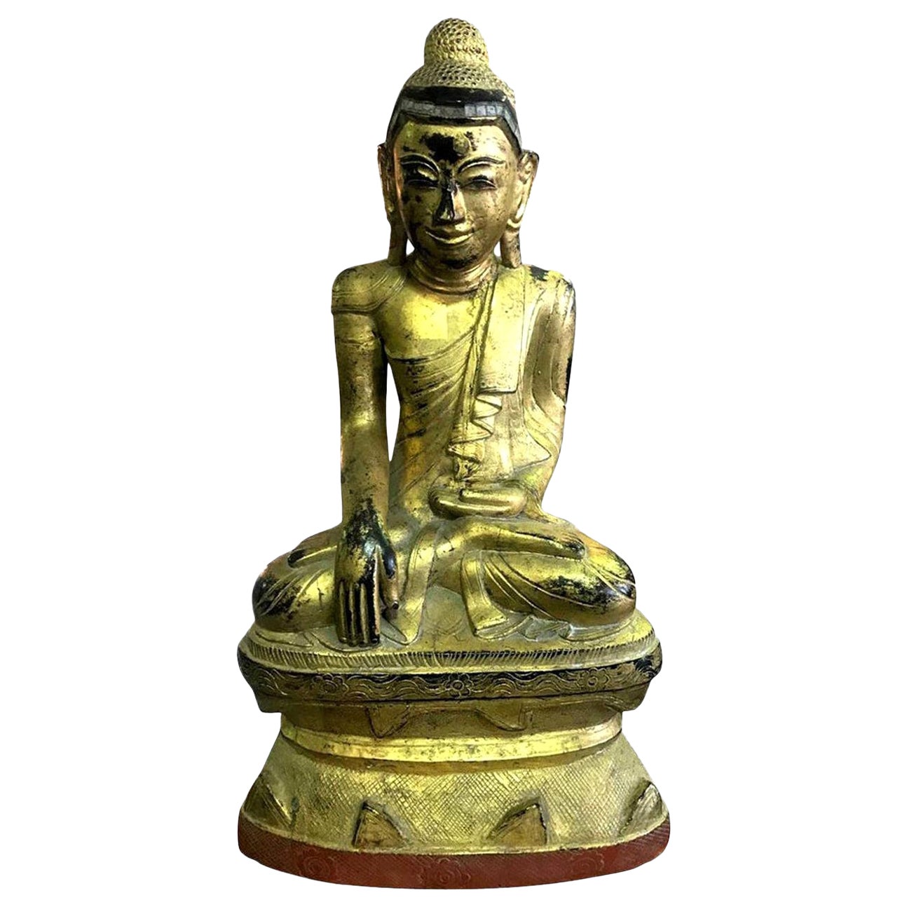 Grand Bouddha de Thaïlande ou de Birmanie assis en bois sculpté, laqué et doré