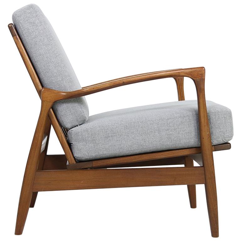 Set of Two LoungeEasy Chairs Designed by Wilhelm Knoll at 1stdibs