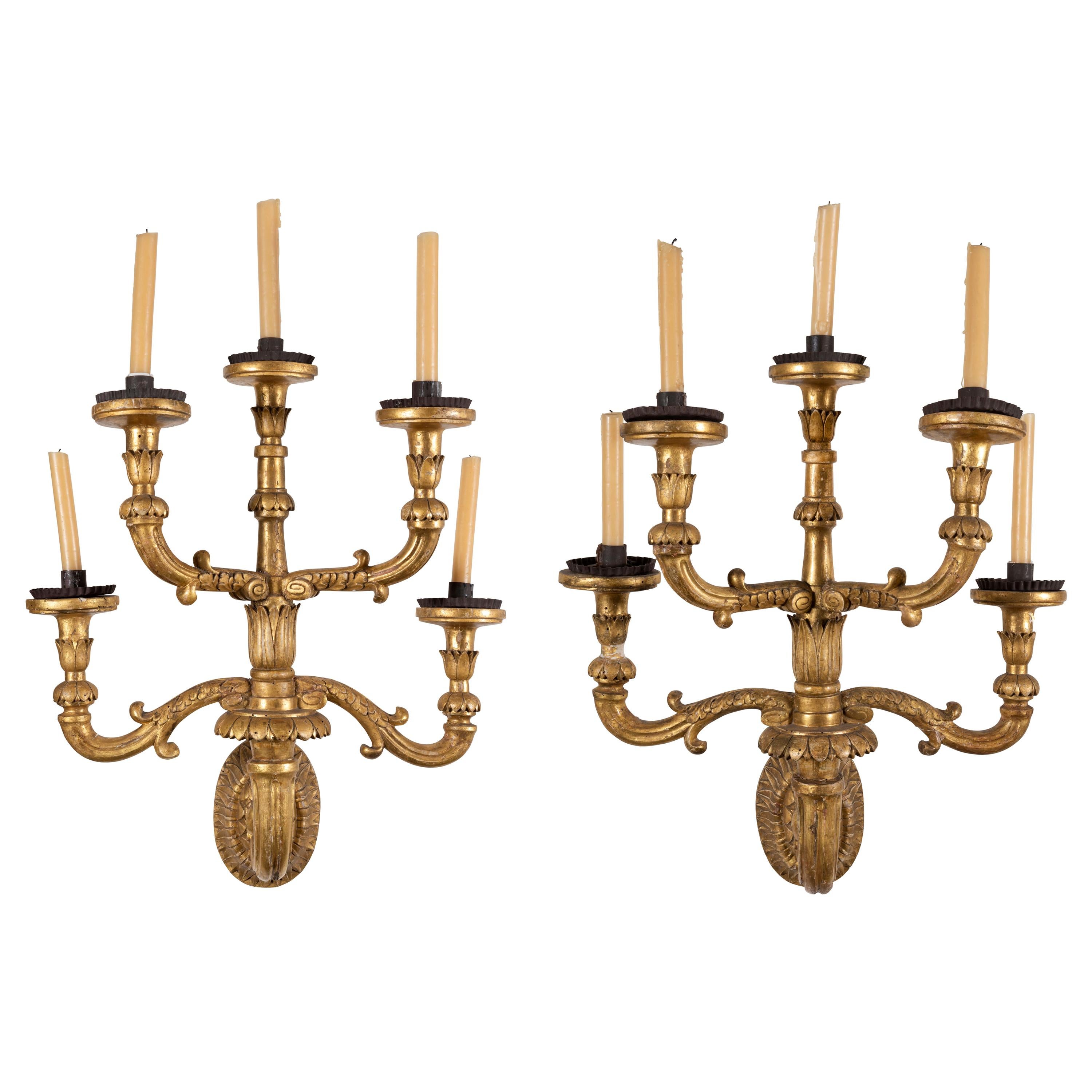 A Pair of 17th Century Spanish Carlos II Carved Giltwood Wall Sconces For Sale