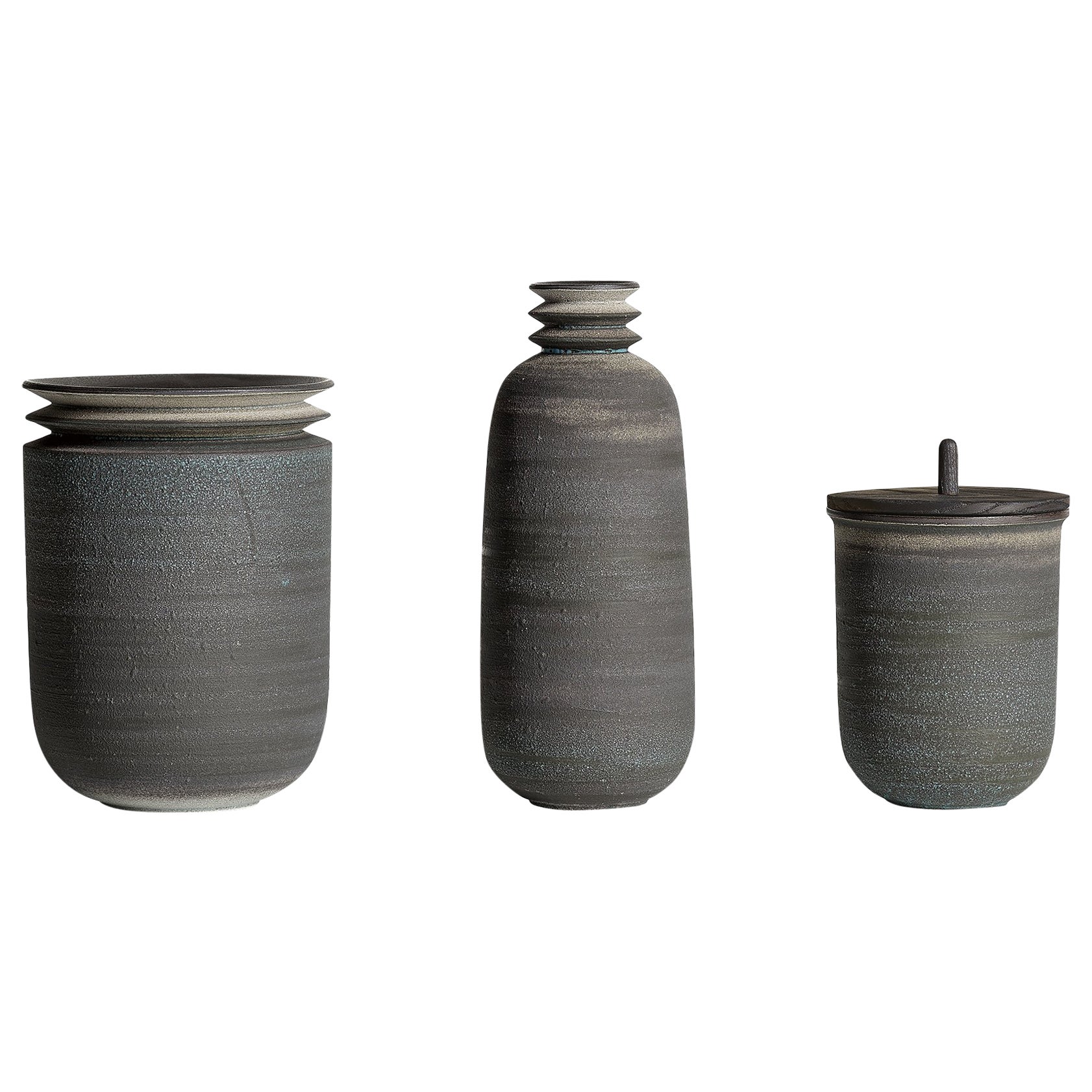 Clásico set of two handmade ceramic Vessels For Sale at 1stDibs