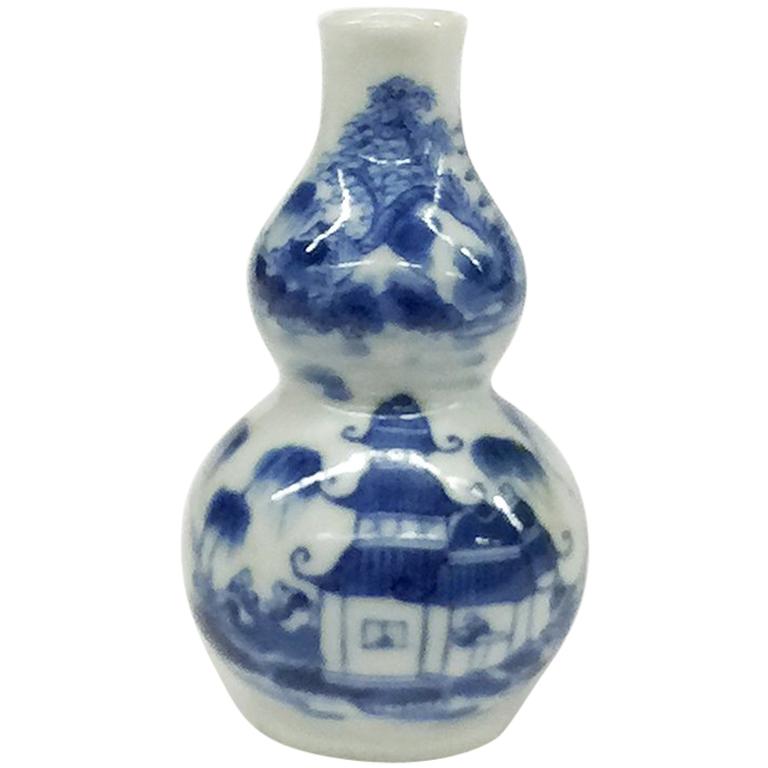 Antique Chinese Blue And White Double Gourd Small Porcelain Vase For Antique Chinese Blue And White Double Gourd Small Porcelain Vase For