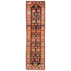 Tapis de couloir persan ancien Malayer sous-géométrique en onyx et tons orange