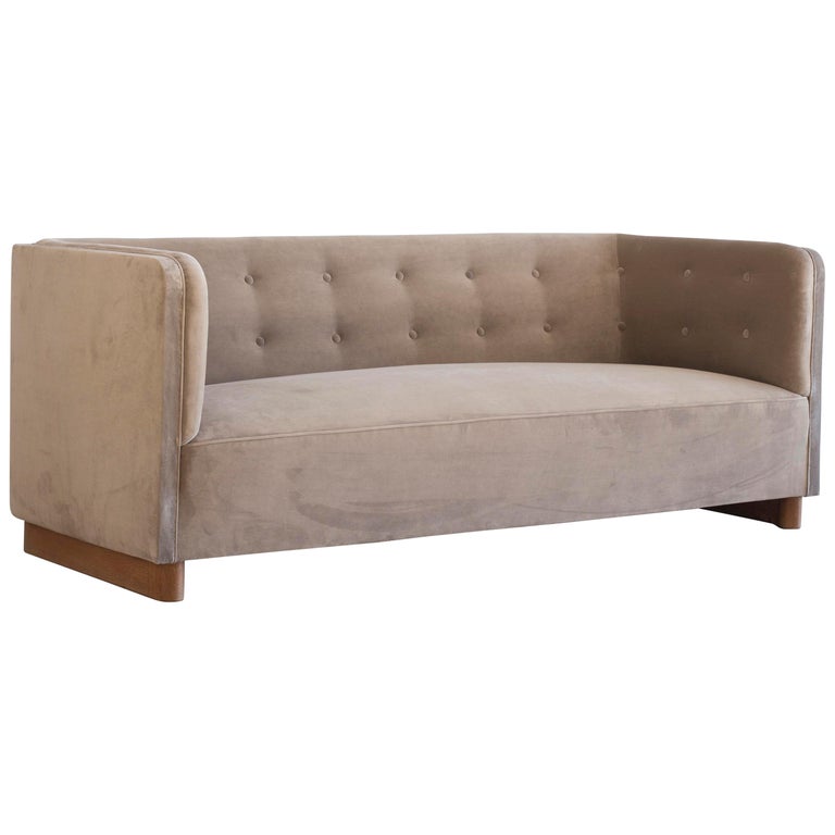 Ole Wanscher Sofa In Velour For Fritz Hansen 1930s At 1stdibs Ole Wanscher Sofa In Velour For Fritz Hansen 1930s