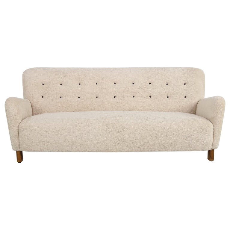 Unique Danish Fritz Hansen Sofa Mod 1669 In Teddy Bear Fur And Unique Danish Fritz Hansen Sofa Mod 1669 In Teddy Bear Fur And Leather Tufted For
