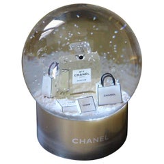Chanel Snow Globe Dome Chanel VIP Collectible Large Perfume N° 5 Snow Globe