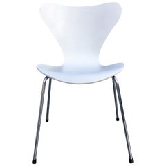 Six White Arne Jacobsen Chairs Series 7 for Fritz Hansen