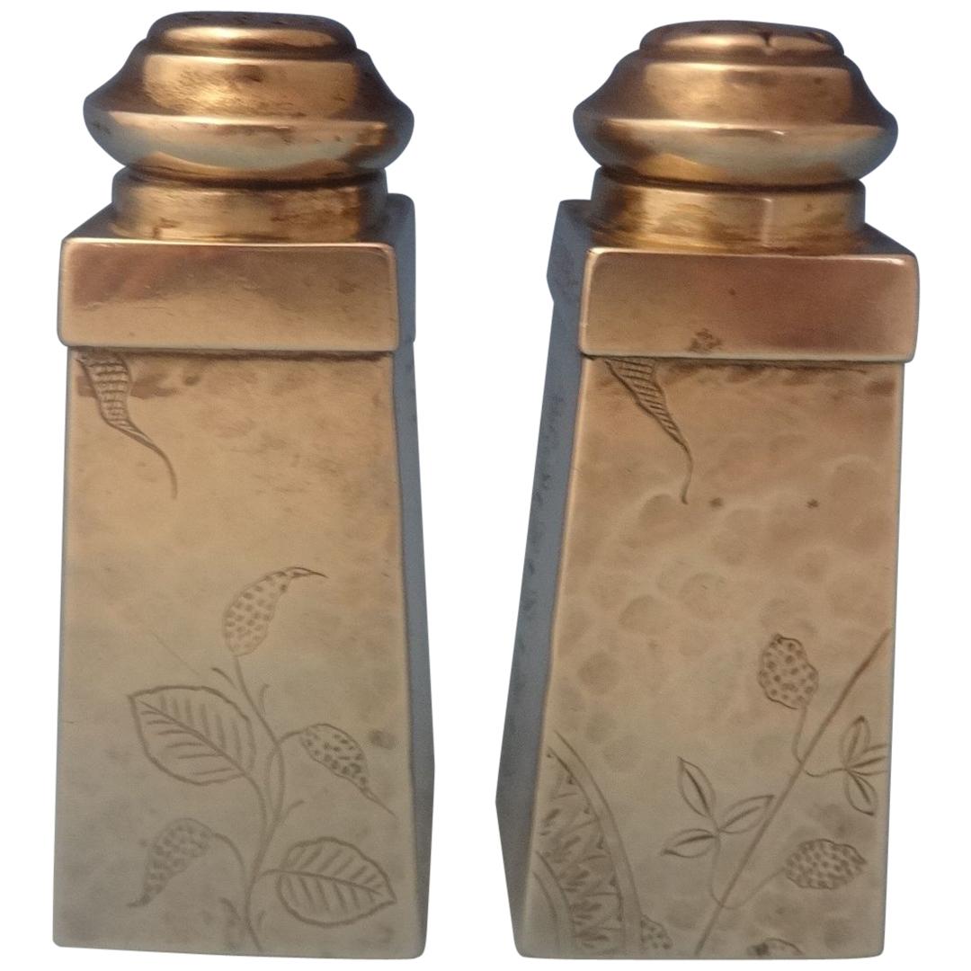 Aesthetic Knowles Sterling Silver Salt and Pepper Shakers Hand-Hammered #0258