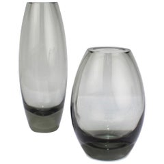 2 Graue Hellas-Vasen aus der Jahrhundertmitte von Per Lutken für Holmegaard Glass:: 1956