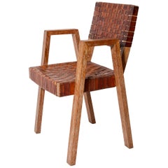 Chaises en cuir et en bois:: France:: années 1940