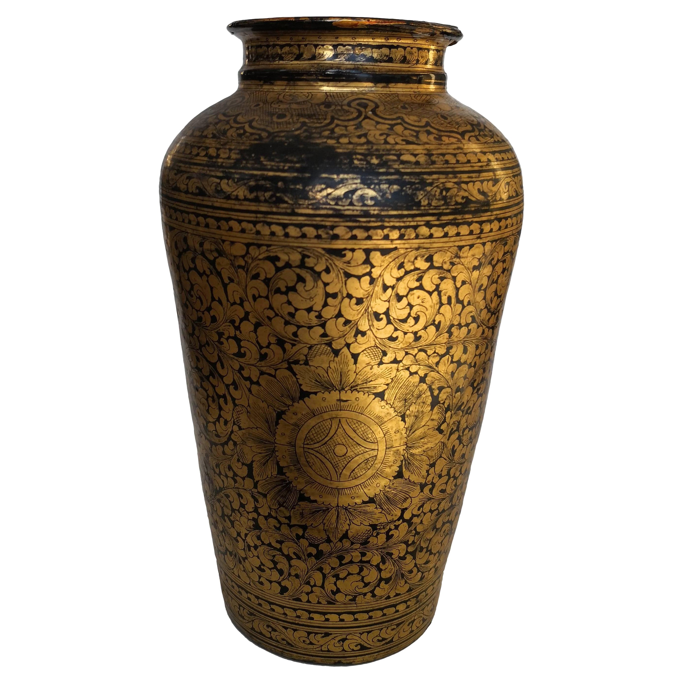 19th Century Chinese Black Lacquered Papier-mâché Vase For Sale
