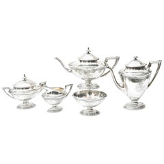 Tee- und Kaffeeservice aus Sterlingsilber, amerikanisch, elegant und gut ziseliert