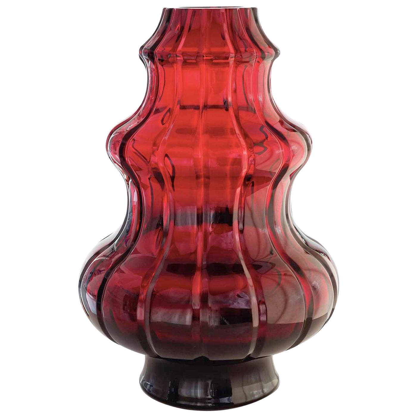 Vase rouge Passion de Tondo Doni Boboda par Mario Cioni en vente