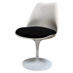 Set of Eight Tulip Chairs by Eero Saarinen for Knoll International