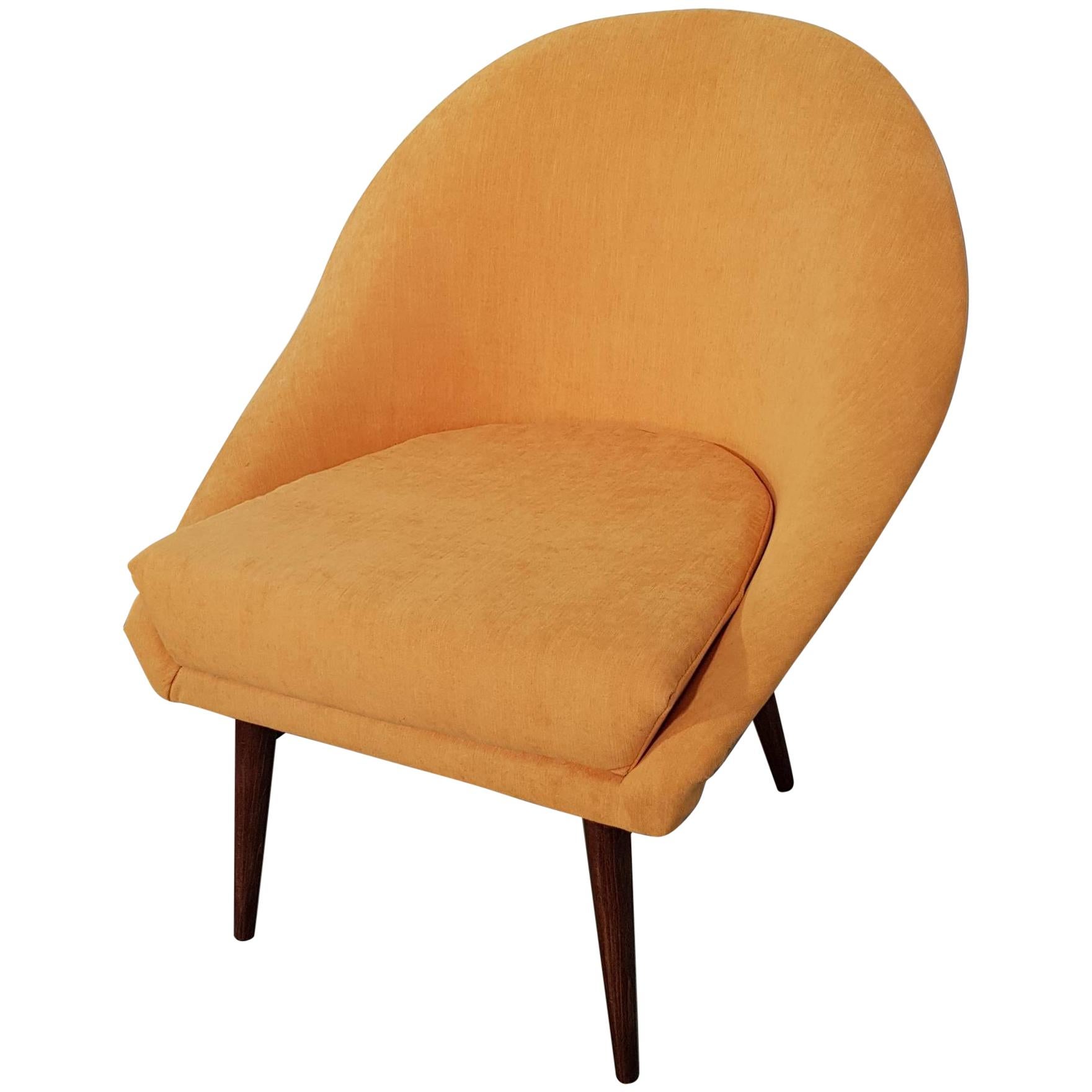 Yellow Upholstered Midcentury Armchair on Beechwood Legs im Angebot