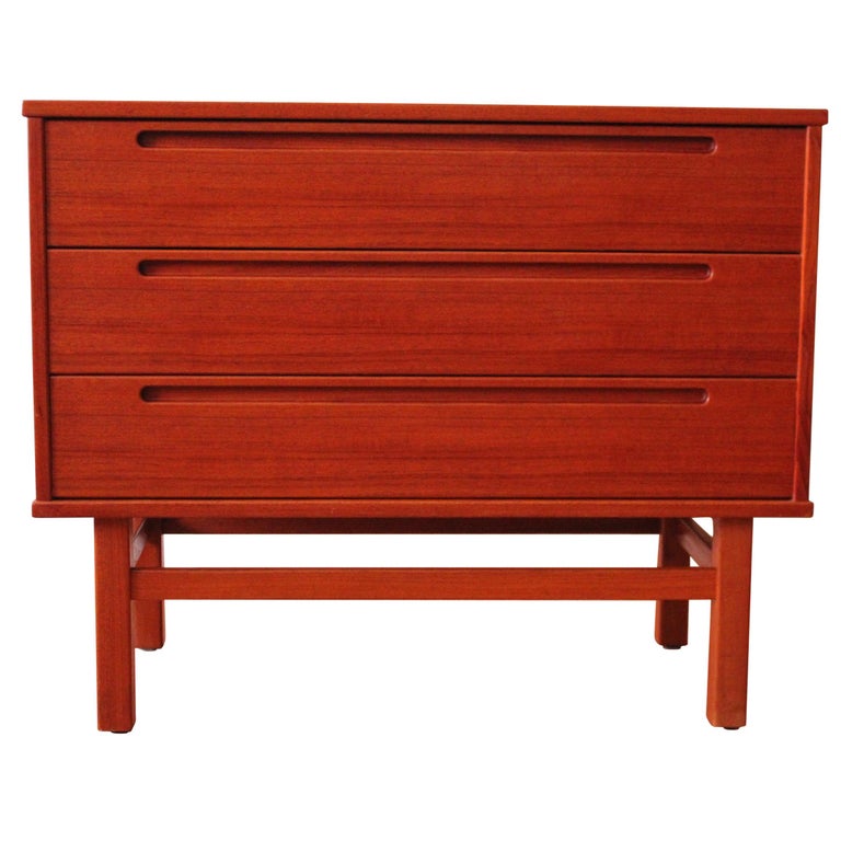 Niils Jonsson Mid Century Modern Vanity Chest Dresser For Sale at 1stDibs