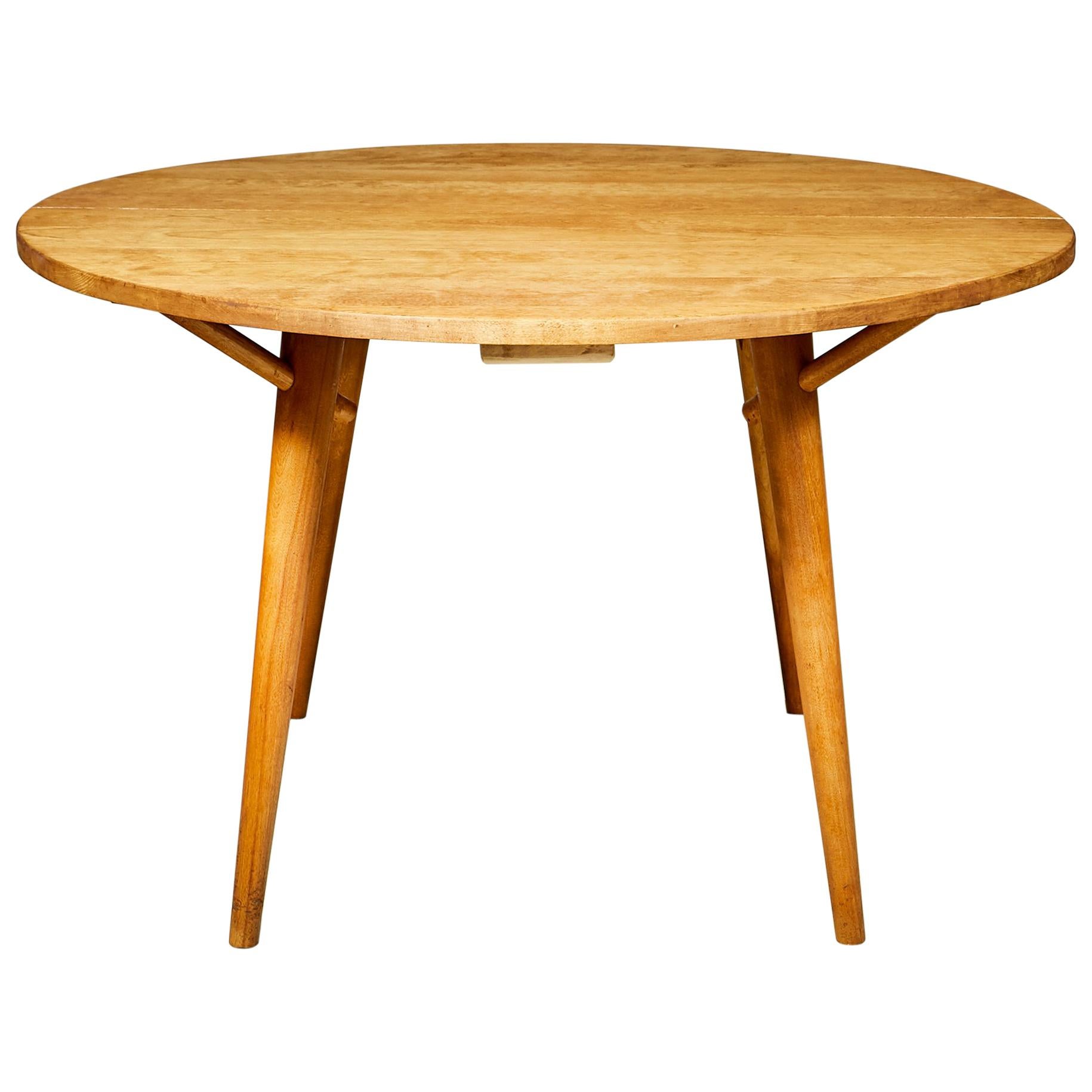 1950s Round Maple Wood Dining Table